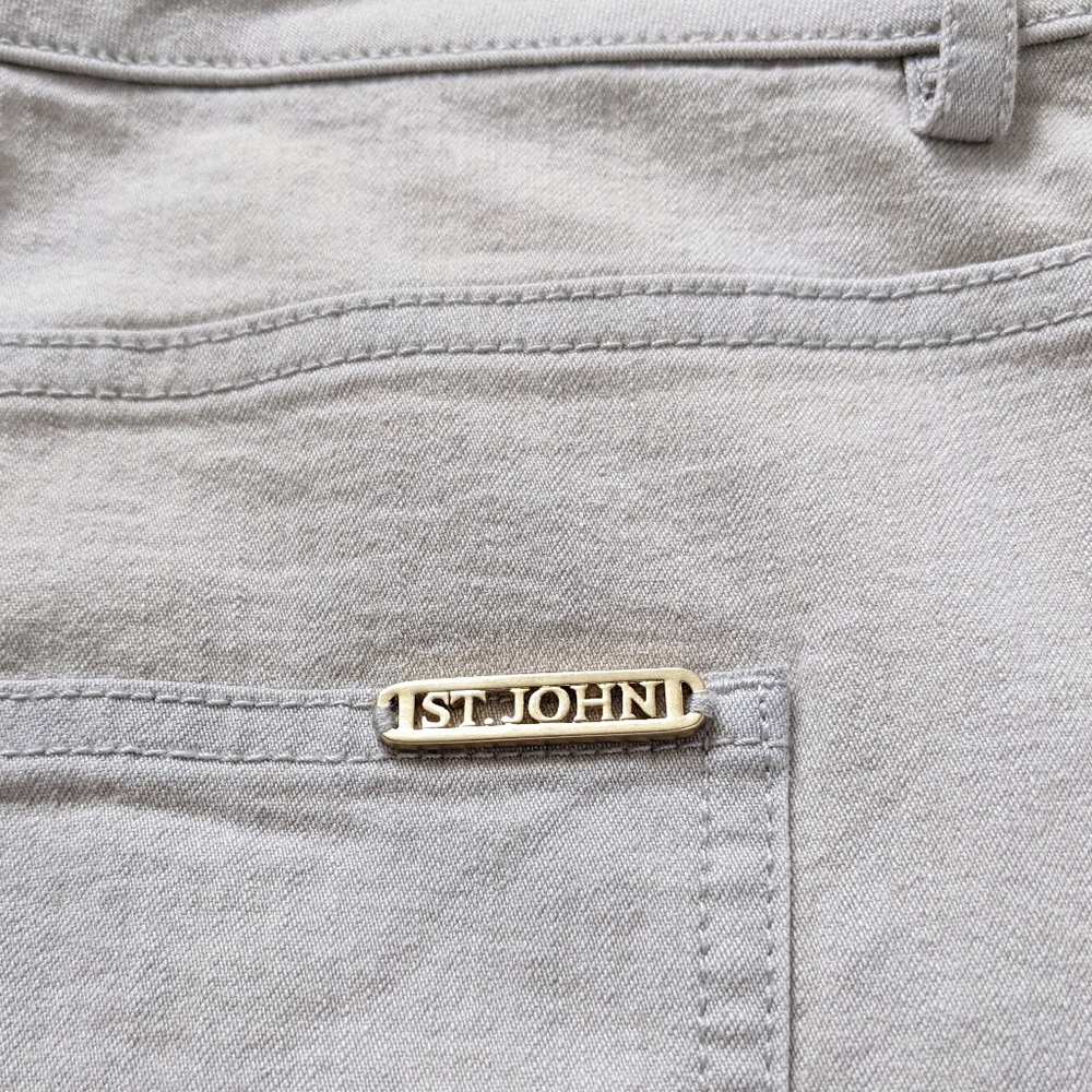 St. John Light Gray Straight Leg Cropped Jeans | Size 4 - Picture 5 of 9